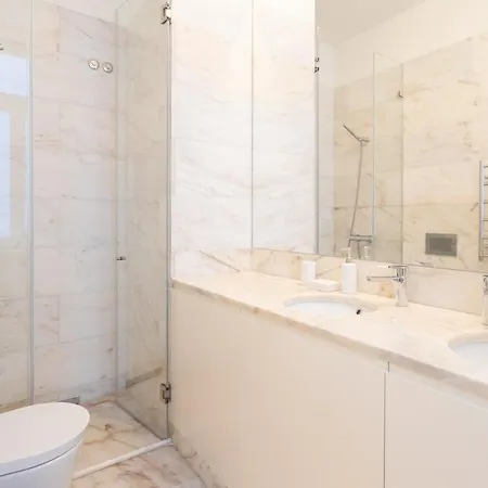 Flh Chiado Trendy Apartman *